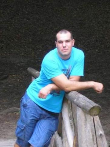 Dávid, 32 éves tompai társkereső férfi profil fotója