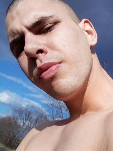 Karesz, 27 éves kéki társkereső férfi profil fotója