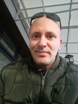 Sziasztok! Péter vagyok. Komoly szőlősgyöröki párkereső nők jelentkezését várom.