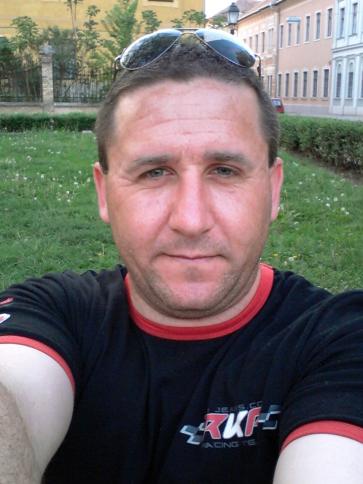 Zsolt, 49 éves zemplénagárdi társkereső férfi profil fotója