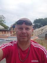 Sziasztok! Attila vagyok. Komoly tiszakürti párkereső nők jelentkezését várom.