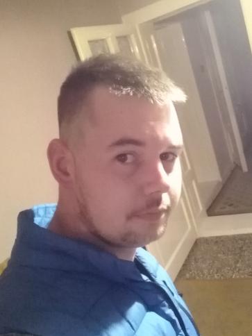 Gabi, 34 éves tápiószelei társkereső férfi profil fotója