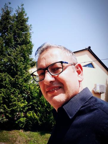 Zoli, 50 éves nagytarcsai társkereső férfi profil fotója