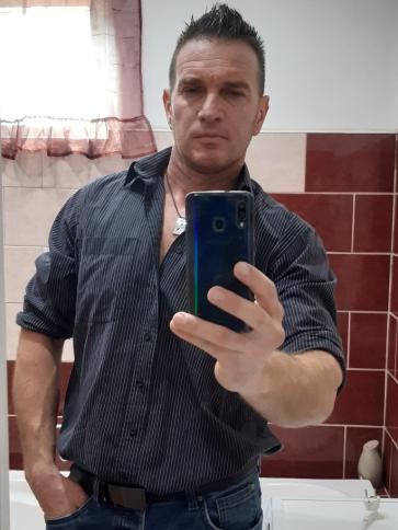 Zsolt, 49 éves kisszállási társkereső férfi profil fotója