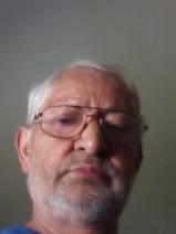 Sziasztok! Sándor vagyok. Komoly kislődi párkereső nők jelentkezését várom.