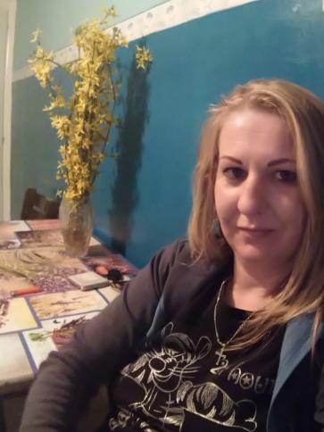 Livia, 42 éves szigetvári társkereső nő profil fotója Livia, 42 éves szigetvári társkereső nő profil fotója