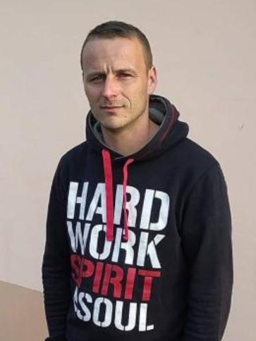 Sanyi, 37 éves téglási társkereső férfi profil fotója