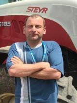 Sziasztok! Gábor vagyok. Komoly váraljai párkereső nők jelentkezését várom.