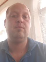 Sziasztok! István vagyok. Komoly dögei párkereső nők jelentkezését várom.