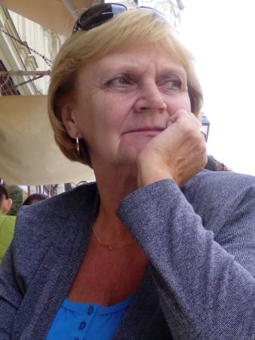 Hajnalka, 68 éves székesfehérvári társkereső nő profil fotója