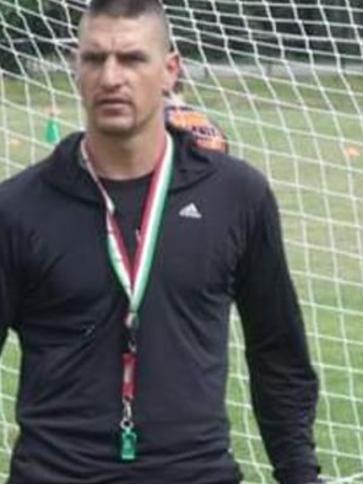 Attila, 48 éves baji társkereső férfi profil fotója