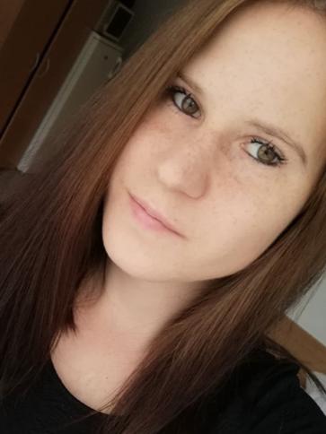 Eszter, 30 éves nagypeterdi társkereső nő profil fotója