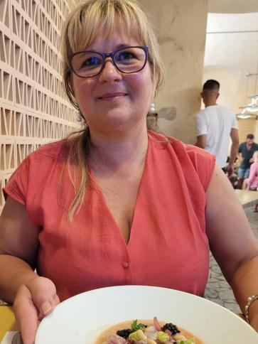Ditta, 56 éves budaörsi társkereső nő profil fotója Ditta, 56 éves budaörsi társkereső nő profil fotója