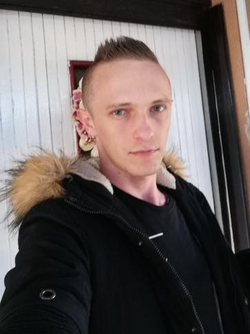András, 30 éves újfehértói társkereső férfi profil fotója