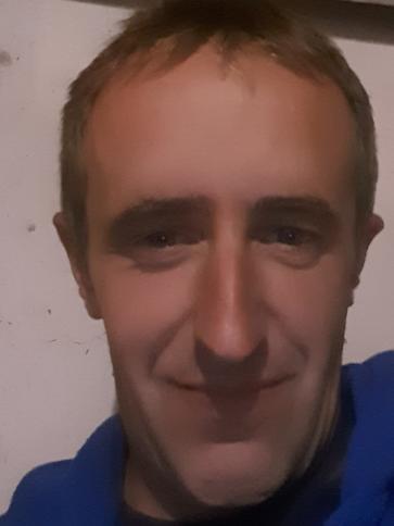 Krisztián, 42 éves alsópetényi társkereső férfi profil fotója