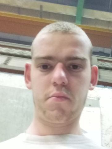 Zoltán, 27 éves balástyai társkereső férfi profil fotója