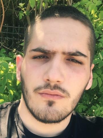 Adrián, 24 éves lajosmizsei társkereső férfi profil fotója