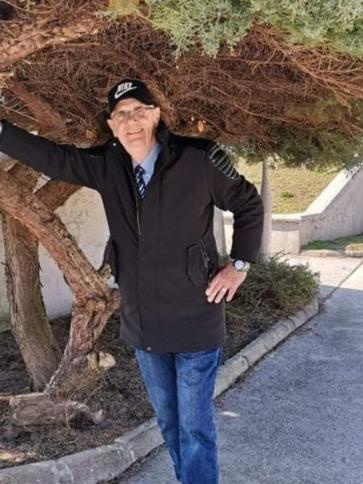 Géza, 80 éves székesfehérvári társkereső férfi profil fotója
