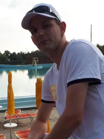 Zsolti, 33 éves kunhegyesi társkereső férfi profil fotója
