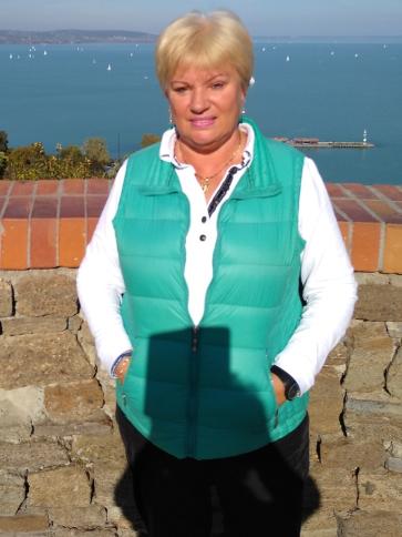 Csilla, 63 éves hévízi társkereső nő profil fotója