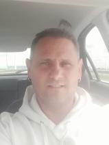 Sziasztok! Gyula vagyok. Online vácszentlászlói randizni vágyó nők kattinsatok a kedvenc gombra.