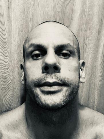 Robert, 45 éves ausztráliai társkereső férfi profil fotója