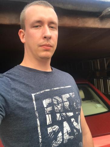 Dávid, 32 éves mosonszentmiklósi társkereső férfi profil fotója Dávid, 32 éves mosonszentmiklósi társkereső férfi profil fotója