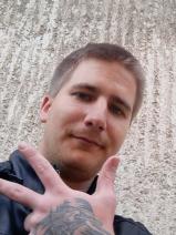 Sziasztok! Sándor vagyok. Komoly dunapataji párkereső nők jelentkezését várom.