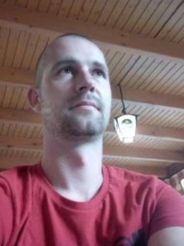 Csabi, 42 éves tabi társkereső férfi profil fotója