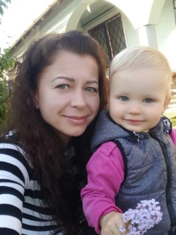 Bettina, 42 éves abádszalóki társkereső nő profil fotója Bettina, 42 éves abádszalóki társkereső nő profil fotója