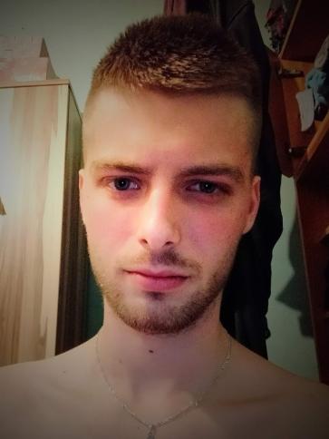 Benjámin, 25 éves barcsi társkereső férfi profil fotója