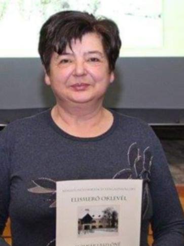 Zsuzsa, 66 éves mezőhegyesi társkereső nő profil fotója