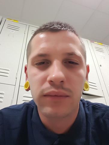 Krisztián, 34 éves bokodi társkereső férfi profil fotója