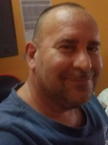 Róbert, 49 éves klárafalvai társkereső férfi profil fotója