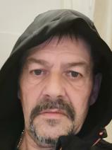 Sziasztok! Tibor vagyok. Komoly szokolyai párkereső nők jelentkezését várom.
