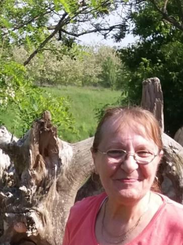 Marika, 71 éves répcelaki társkereső nő profil fotója