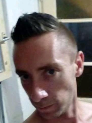 Erik, 34 éves alsózsolcai társkereső férfi profil fotója