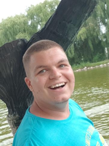 Roland, 32 éves tiszaújvárosi társkereső férfi profil fotója