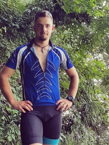 Áron, 28 éves dunabogdányi társkereső férfi profil fotója