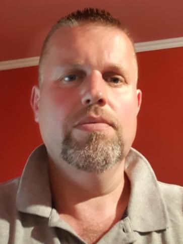 Károly, 49 éves kisújszállási társkereső férfi profil fotója