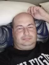 Sziasztok! Horvath vagyok. Komoly fertőszentmiklósi párkereső nők jelentkezését várom.