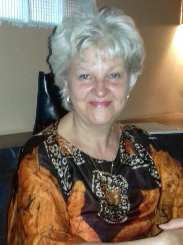 Szilvia, 68 éves siófoki társkereső nő profil fotója
