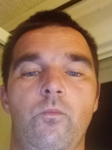 Péter, 45 éves császártöltési társkereső férfi profil fotója