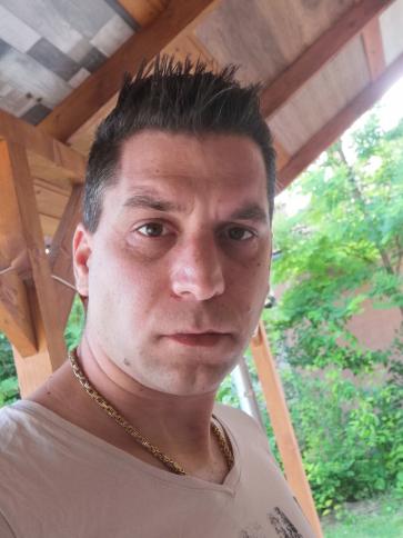 Péter, 39 éves törteli társkereső férfi profil fotója Péter, 39 éves törteli társkereső férfi profil fotója