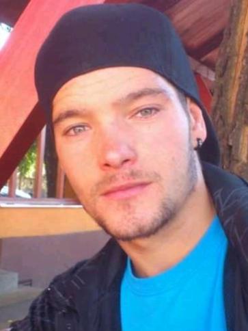 Dávid, 35 éves kiskunhalasi társkereső férfi profil fotója