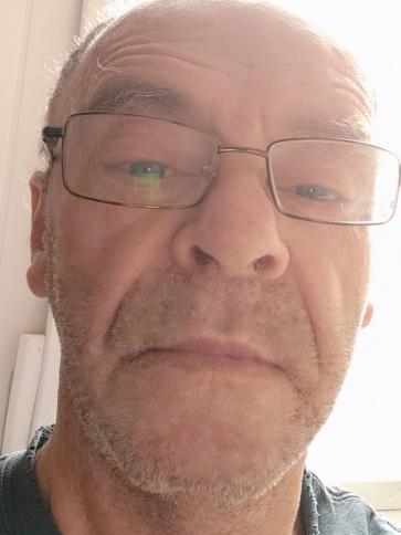 Tibor, 75 éves szombathelyi társkereső férfi profil fotója Tibor, 75 éves szombathelyi társkereső férfi profil fotója