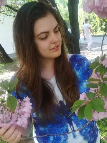 Dorina, 27 éves tatabányai társkereső nő profil fotója