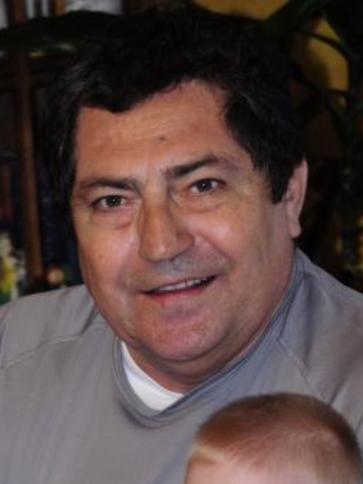 Róbert, 71 éves móri társkereső férfi profil fotója