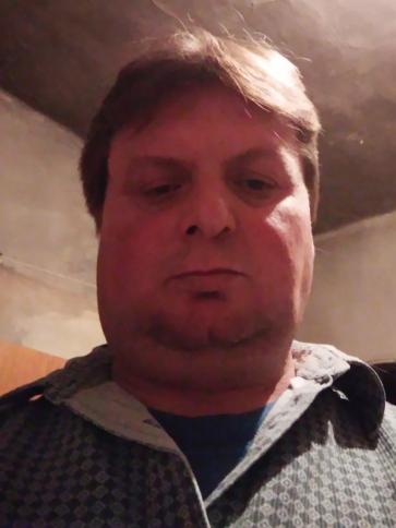 Tibor, 47 éves balatonújlaki társkereső férfi profil fotója