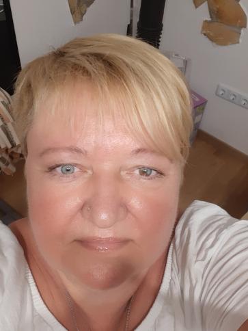 Erika, 60 éves tabajdi társkereső nő profil fotója